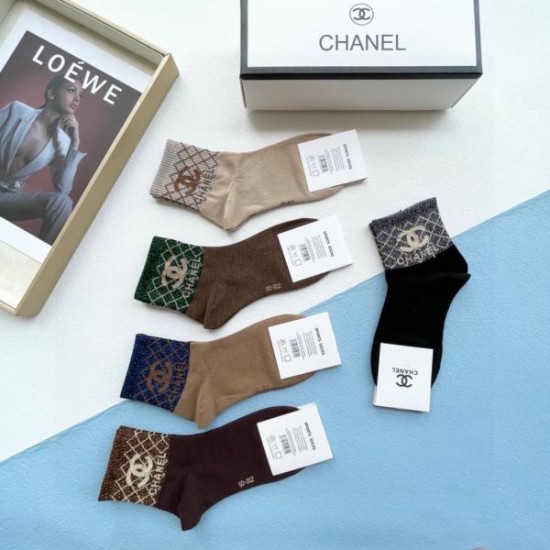 2024SS 靴下 CHANEL シャネル 夏に向けて使えるスタイル