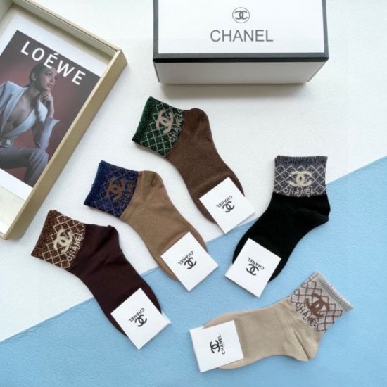 2024SS 靴下 CHANEL シャネル 夏に向けて使えるスタイル