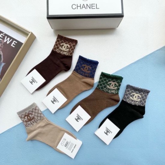 2024SS 靴下 CHANEL シャネル 夏に向けて使えるスタイル