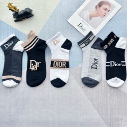 2024SS 靴下 DIOR ディオール 今年の最旬トレンドになる