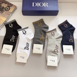 2024SS 靴下 DIOR ディオール セレブも夢中ブランド新作