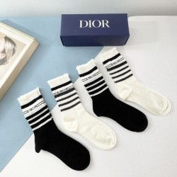 2024SS 靴下 DIOR ディオール 雑誌掲載も多数注目の新作