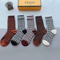 2024SS 靴下 FENDI フェンデイ 夏の最旬スタイルを楽しい