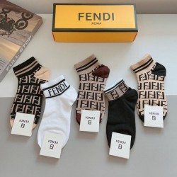 2024SS 靴下 FENDI フェンデイ 新作エレガントに着こなす