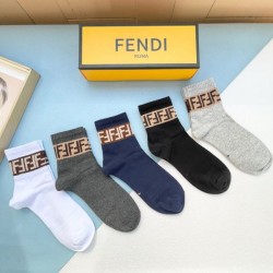 2024SS 靴下 FENDI フェンデイ コスパ最強新作におすすめ