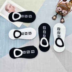 2024SS 靴下 FENDI フェンデイ 春夏爽やかな新作が流行り