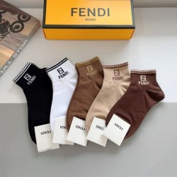 2024SS 靴下 FENDI フェンデイ 季節感あふれる注目の新作