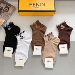2024SS 靴下 FENDI フェンデイ 季節感あふれる注目の新作
