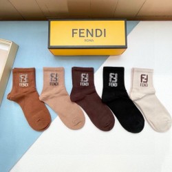 2024SS 靴下 FENDI フェンデイ 今季は色を使った注目新品