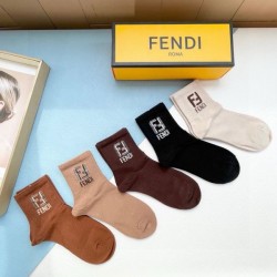2024SS 靴下 FENDI フェンデイ 今季は色を使った注目新品