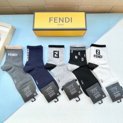 2024SS 靴下 FENDI フェンデイ 人気沸騰中！おしゃれ新品