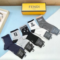 2024SS 靴下 FENDI フェンデイ 人気沸騰中！おしゃれ新品