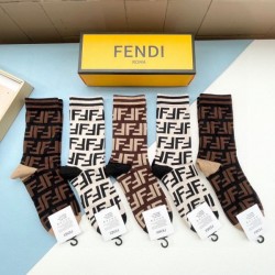 2024SS 靴下 FENDI フェンデイ 期間限定、お得に買うべき