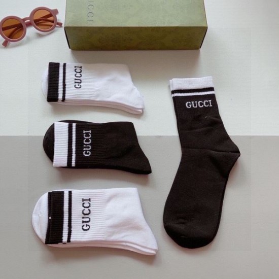 2024SS 靴下 GUCCI グッチ 春先や夏にぴったりの新作 2024SS 靴下 GUCCI グッチ 春先や夏にぴったりの新作