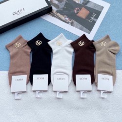 2024SS 靴下 GUCCI グッチ 上品カジュアルな雰囲気に
