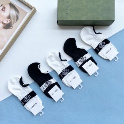 2024SS 靴下 GUCCI グッチ ファッション感が急上昇！