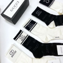 2024SS 靴下 GUCCI グッチ トレンドのコーディネート