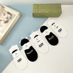 2024SS 靴下 GUCCI グッチ 夏のおでかけにもぴったり