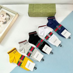 2024SS 靴下 GUCCI グッチ 引き続き人気のアイテム