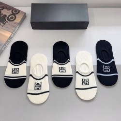 2024SS 靴下 GIVENCHY ジバンシィ 雑誌も街も人気アイテム