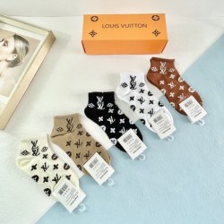 2024SS 靴下 LOUIS VUITTON ルイヴィトン 着やすい色味