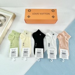 2024SS 靴下 LOUIS VUITTON ルイヴィトン 海外限定新作