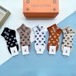 2024SS 靴下 LOUIS VUITTON ルイヴィトン 流行の最前線