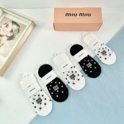 2024SS 靴下 MIU MIU ミュウミュウ モダンスタイル