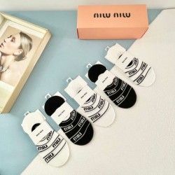 2024SS 靴下 MIU MIU ミュウミュウ 春夏の定番新品