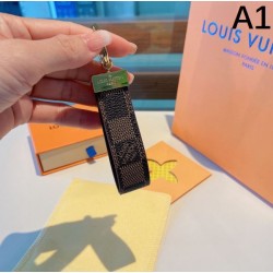 2024SS キーホルダー LOUIS VUITTON ルイヴィトン ベストセラー