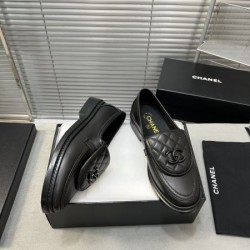 2024SS ロゴが美しい CHANEL シャネル レディース用 カジュアルシューズ