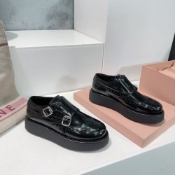 2024SS 夏に大活躍 MIU MIU ミュウミュウ レディース用 カジュアルシューズ