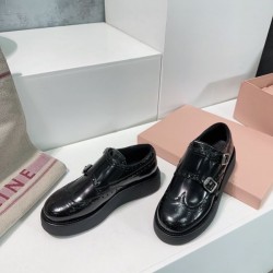2024SS 夏に大活躍 MIU MIU ミュウミュウ レディース用 カジュアルシューズ