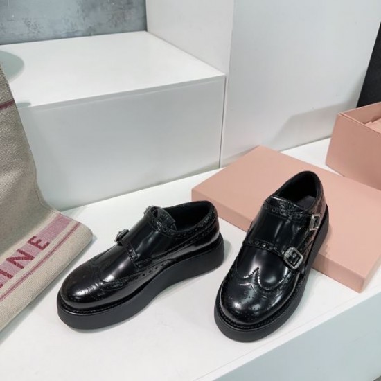 2024SS 夏に大活躍 MIU MIU ミュウミュウ レディース用 カジュアルシューズ 2024SS 夏に大活躍 MIU MIU ミュウミュウ レディース用 カジュアルシューズ