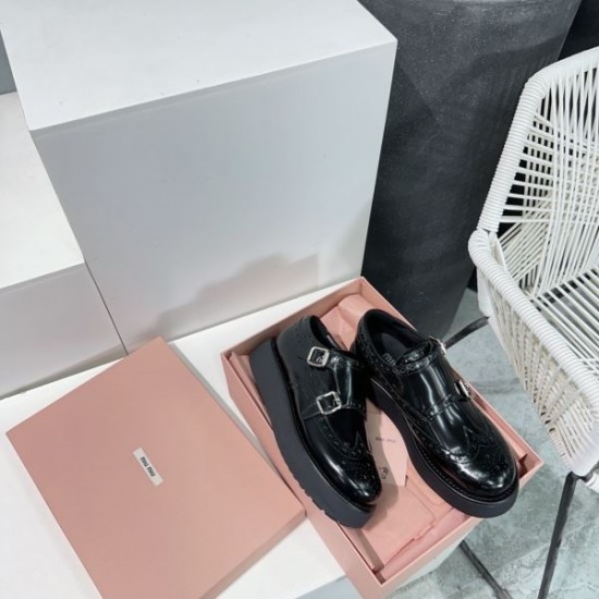 2024SS 夏に大活躍 MIU MIU ミュウミュウ レディース用 カジュアルシューズ 2024SS 夏に大活躍 MIU MIU ミュウミュウ レディース用 カジュアルシューズ