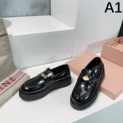 2024SS 人気沸騰中 MIU MIU ミュウミュウ レディース用 カジュアルシューズ
