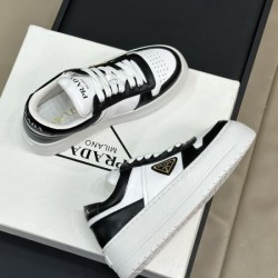 2024SS 限定生産品 PRADA プラダ レディース用 カジュアルシューズ 
