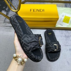 2024SS 素晴らしい春夏の新作 FENDI フェンデイ レディースサンダル