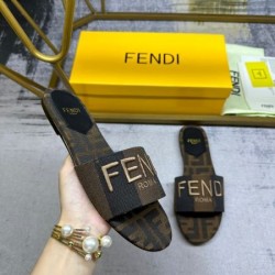 2024SS 春夏新作完売雑誌掲載 FENDI フェンデイ レディースサンダル