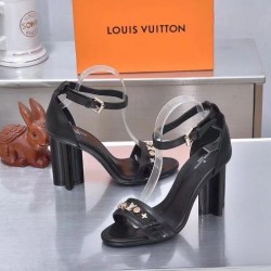 2024SS 春夏新作登場 LOUIS VUITTON ルイヴィトン レディースサンダル
