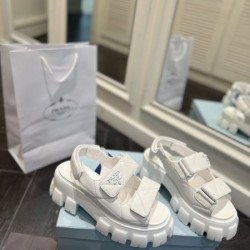 2024SS カジュアルさが強すぎる PRADA プラダ レディースサンダル