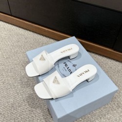2024SS 新作カジュアルコーデに PRADA プラダ レディースサンダル