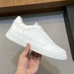 CHANEL シャネル おしゃれな人は愛用中！ 2024SS メンズ用 カジュアルシューズ