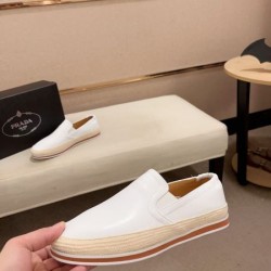 GUCCI グッチ 海外限定モデル新作 2024SS メンズ用 カジュアルシューズ