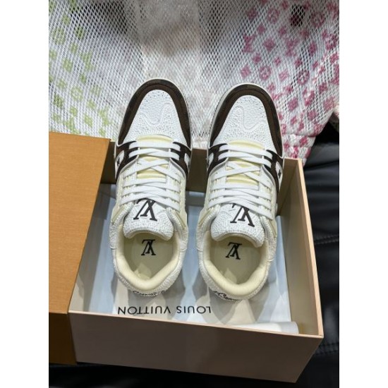 LOUIS VUITTON ルイヴィトン セール価格 2024SS メンズ用 カジュアルシューズ LOUIS VUITTON ルイヴィトン セール価格 2024SS メンズ用 カジュアルシューズ