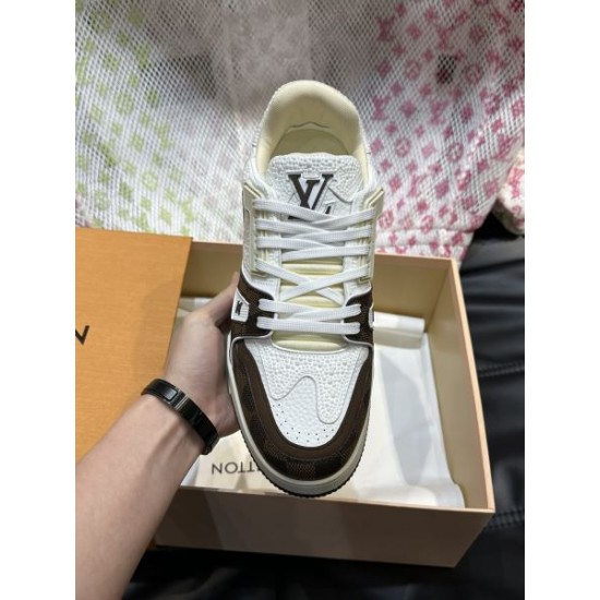 LOUIS VUITTON ルイヴィトン セール価格 2024SS メンズ用 カジュアルシューズ LOUIS VUITTON ルイヴィトン セール価格 2024SS メンズ用 カジュアルシューズ