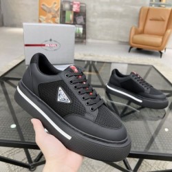 PRADA プラダ 注目されている新品 2024SS メンズ用 カジュアルシューズ