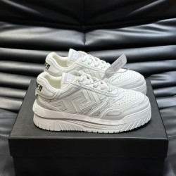 VERSACE ヴェルサーチェ お洒落スタイル 2024SS メンズ用 カジュアルシューズ