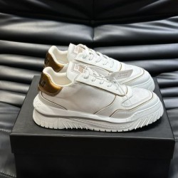 VERSACE ヴェルサーチェ 必見素敵お上品 2024SS メンズ用 カジュアルシューズ