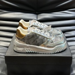 VERSACE ヴェルサーチェ 必見素敵お上品 2024SS メンズ用 カジュアルシューズ